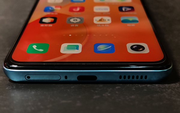 最值得入手的兩款中端機，效能不輸旗艦機