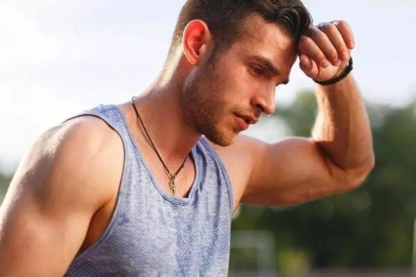 為何自己撓癢感覺不到癢，別人撓你卻很癢？為何有的人會咬嘴唇？