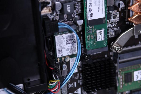 居然如此簡約 同方精銳Z1-557一體機開箱+拆解