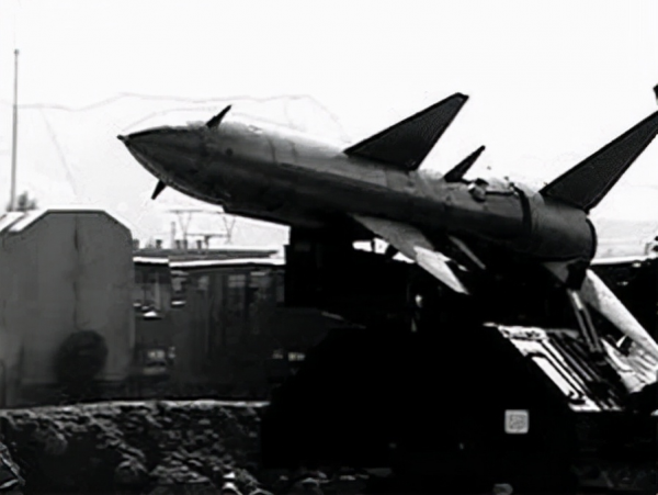 組建地空導彈部隊，絕不徵求意見，談完話直接通知到新單位報到