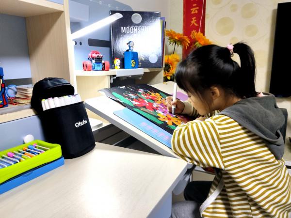 科貝森兒童學習桌：幫孩子養成良好坐姿