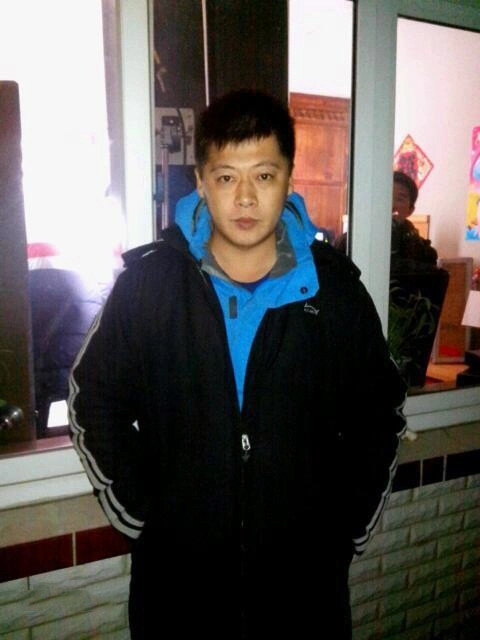 “謝永強”賀樹峰:15年演一部戲,38歲娶小12歲嬌妻,開串店被告 “謝永強”賀樹峰:15年演一部戲,38歲娶小12歲嬌妻,開串店被告