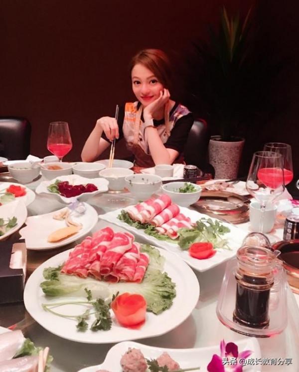 39歲的“凍齡童顏”張韶涵,曾分享維持身材秘訣,主要方法有三點 39歲的“凍齡童顏”張韶涵,曾分享維持身材秘訣,主要方法有三點