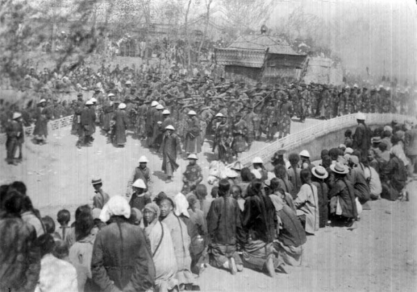 慈禧為什麼死後一年才下葬？出殯當天，送葬隊伍為什麼會臭氣熏天