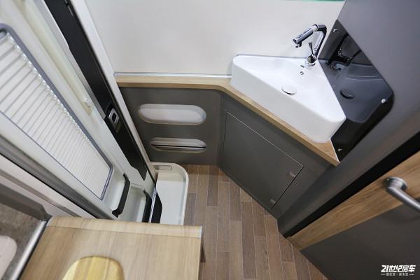 這才是年輕人造的房車！那麼多腦洞大開的設計，眾銳工設銳仕C1