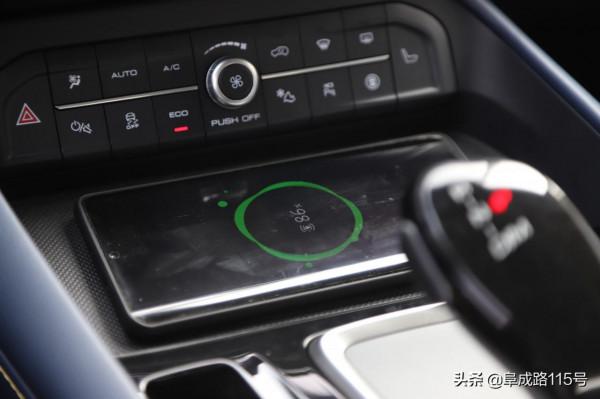 脫離手機聊微信! 這款2.0T四驅的轎跑SUV頂配才15萬 脫離手機聊微信! 這款2.0T四驅的轎跑SUV頂配才15萬