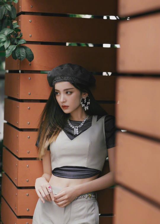 貝雷帽造型：趙麗穎 劉詩詩 楊冪 宋茜 熱巴 楊紫 李沁 倪妮 金晨 喬欣 周也