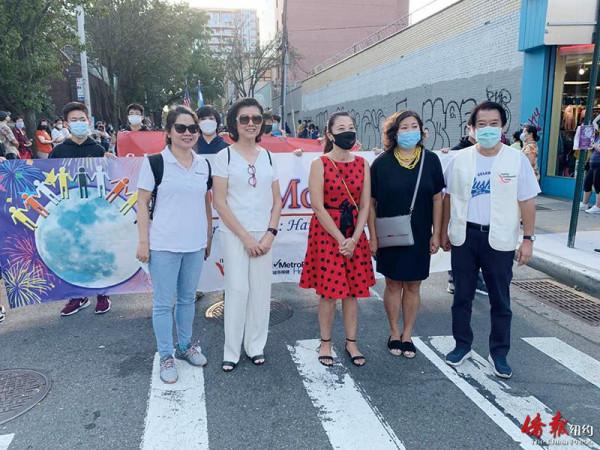 第21屆法拉盛中秋大遊行暨焰火賞月熱鬧登場 第21屆法拉盛中秋大遊行暨焰火賞月熱鬧登場