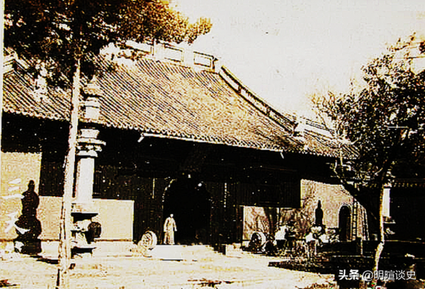 女子入廟祈福，遭遇花和尚羞辱，揭開14條人命大案，花和尚被凌遲