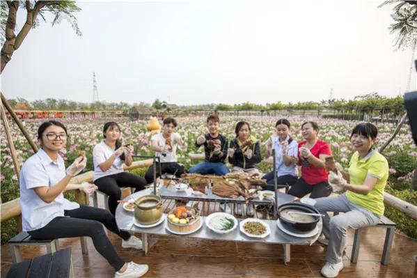 “生於內蒙,興於新疆”,烤全羊的遭遇或成“病態”,看如今啥樣 “生於內蒙,興於新疆”,烤全羊的遭遇或成“病態”,看如今啥樣