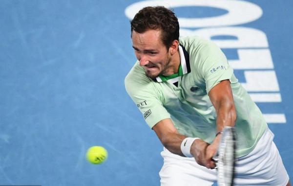 梅德韋傑夫被納達爾打得疲軟了！宣佈退出鹿特丹公開賽，穆雷出戰