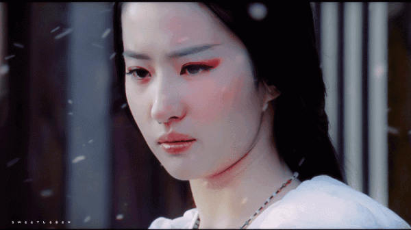 《銅雀臺》中的劉亦菲，翩若驚鴻，美得讓人驚豔