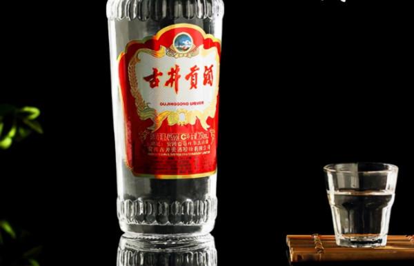 超市4款“廉價白酒”,每一款口感都十分不錯,卻放在貨架積滿灰 超市4款“廉價白酒”,每一款口感都十分不錯,卻放在貨架積滿灰