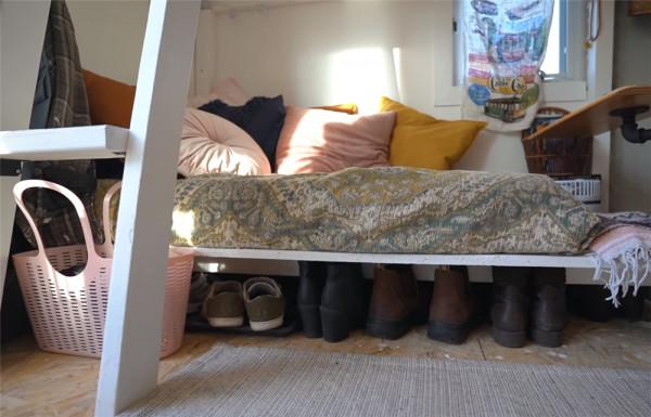 她低價買下10㎡“迷你房”，蝸居日子轉眼已1年，網友：自得其樂