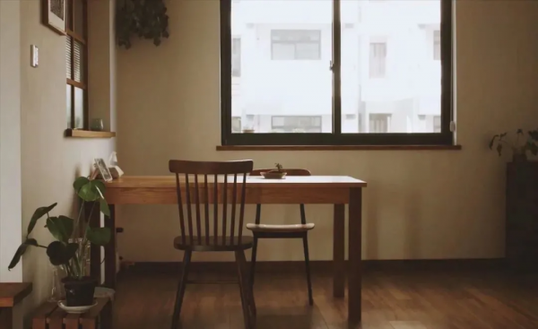 一個女生的東西可以少到什麼地步？