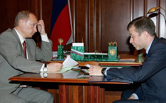 普京&OpenCurlyDoubleQuote;收拾&rdquo;的第一個寡頭，是敢主動挑釁的傳媒大亨，被趕出國門