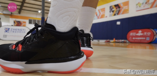 四百塊不到的未來超巨簽名鞋,好穿但不推薦的Zion1實戰測評 四百塊不到的未來超巨簽名鞋,好穿但不推薦的Zion1實戰測評