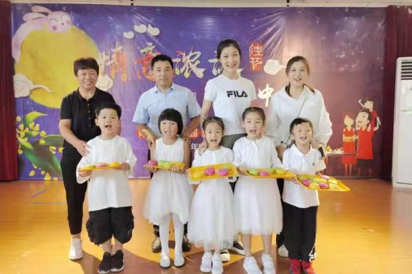 月團圓,人團圓 月團圓,人團圓