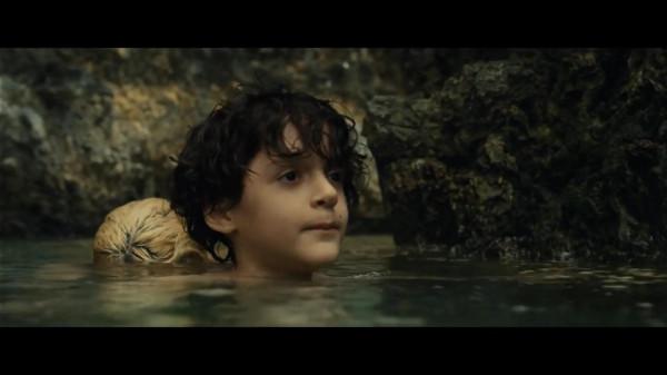 懸疑電影《老去》:濃縮生命的詭異海灘,讓度假變成度餘生 懸疑電影《老去》:濃縮生命的詭異海灘,讓度假變成度餘生