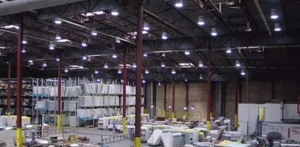 塑膠桶燈，不用交電費，NBA球場也在用