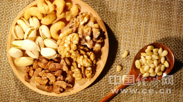 為了更健康 應該吃哪些堅果？