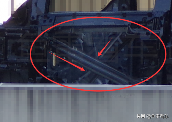 安全結構強悍!曝奇瑞QQ冰淇淋白車身諜照,車門採用W型防撞鋼樑 安全結構強悍!曝奇瑞QQ冰淇淋白車身諜照,車門採用W型防撞鋼樑