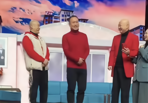 遼寧衛視春晚彩排，孫楠瘦脫相引關注，李雪琴、單依純也來了
