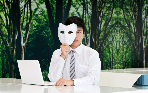 心理學家：一個人想害你時，會露出這3種陰謀的“痕跡”，要小心