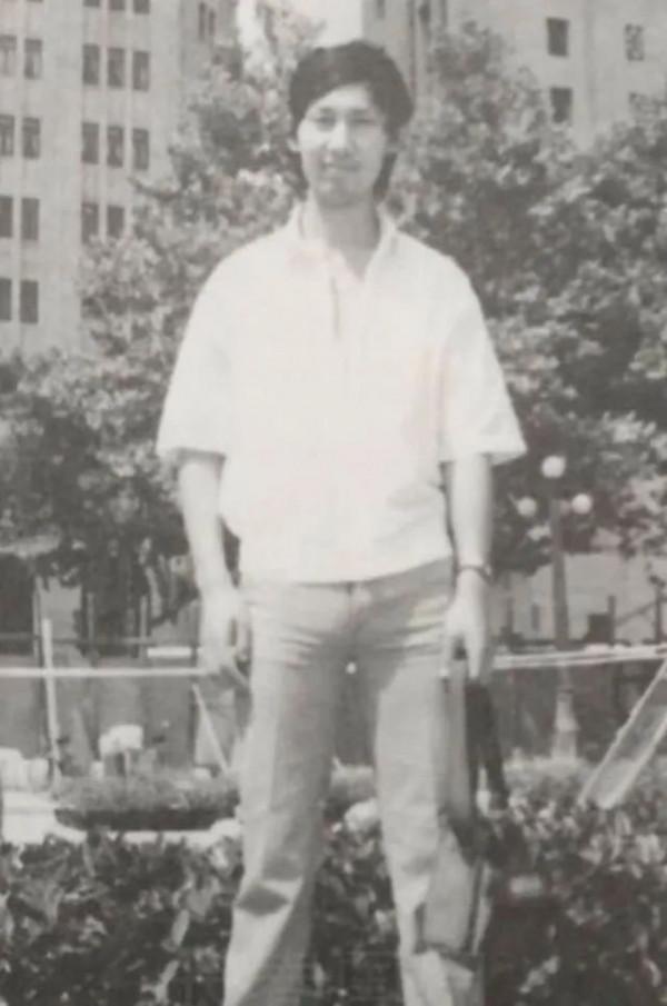 喝酒喝到家財散盡，妻子暴走，老來喪女的騰格爾如今“悔”了嗎？