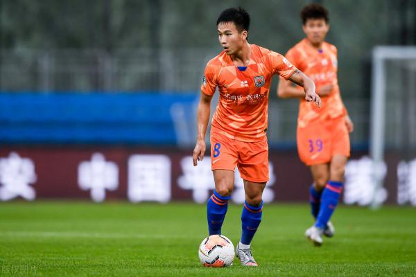 厲害！魯能青訓球員以核心身份率三隊衝超 泰山隊一做法令人讚歎