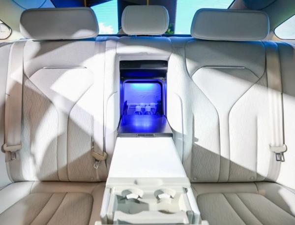 從女王副駕到移動大床房，現在的新勢力一個比一個會玩