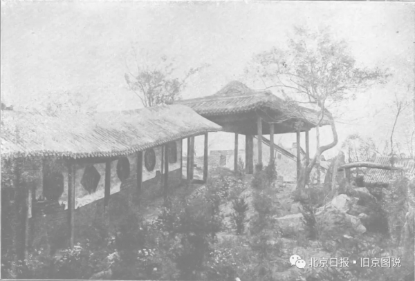 建在北京城內舊日王府裡，它是孫中山創辦最早的大學