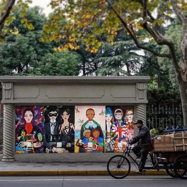 55歲大媽剛戒毒又患癌，第一次拿起畫筆便完美蛻變Gucci金牌畫師