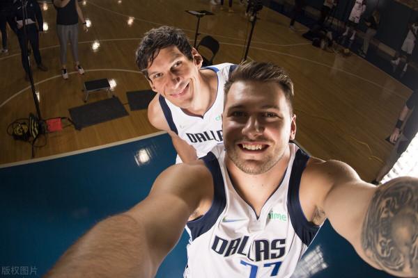 詹皇復出被血虐，但莫笑下山的神，媒體認為的詹皇接班人怎麼樣了