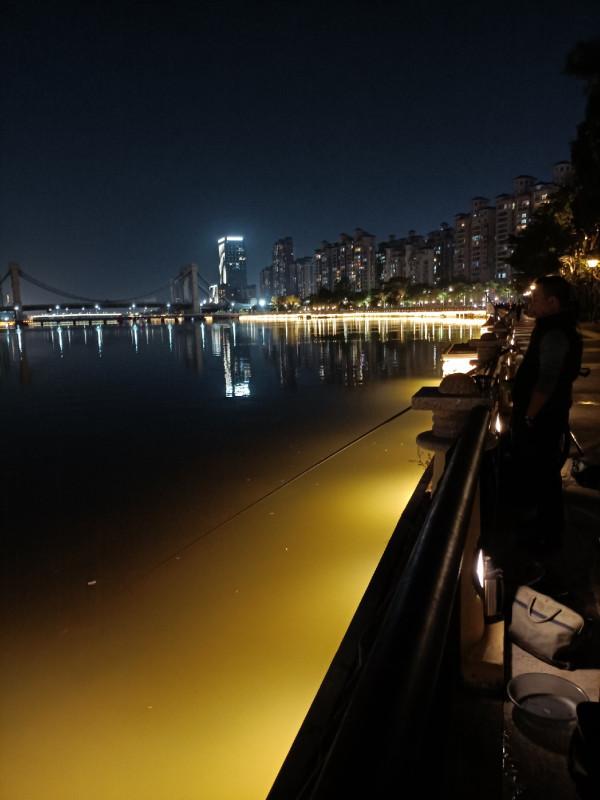 頂漂數次皆不中，精彩的瞬間是三抄網