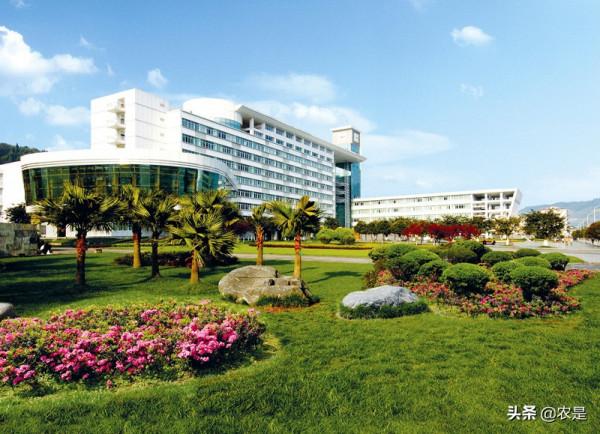 李地豔（女），四川農業大學教授、博導，動物遺傳進化專家