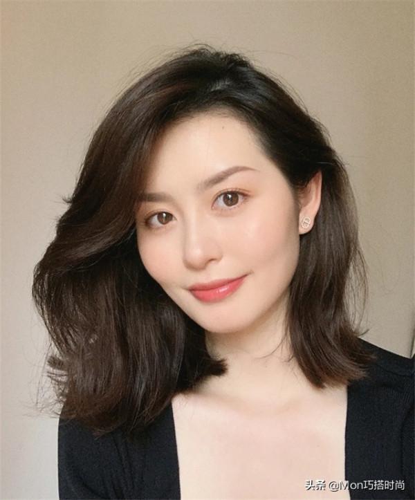 臉大的女生不適合化濃妝，看著不僅顯老，還帶著鄉土感，不太高階