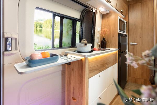 上汽大通旅行家v90旗艦版（豎床）隨時開啟旅行模式