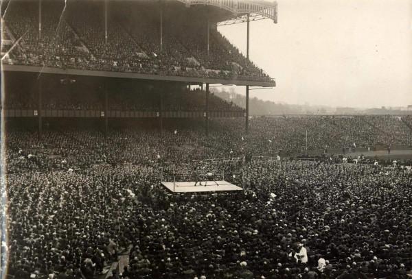 30張罕見的照片，河馬的嘴能有多大，日本廣島核彈後的慘淡