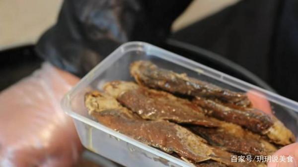 天津大叔賣非遺美食，15元一盒明星專程過來吃，食客一次買一鍋