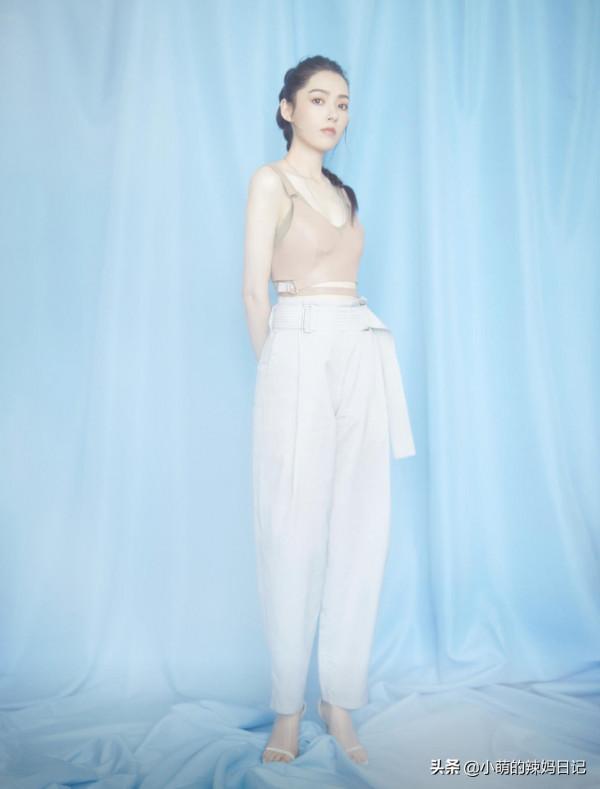 白褲子可別亂穿，穿錯真的很尷尬！學明星這樣搭，秒變時髦精