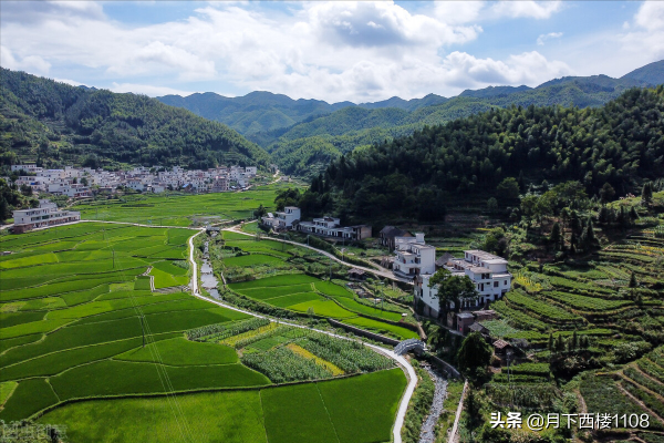 清朝時他任湖南常寧知縣，離任七年後路過常寧數萬百姓夾道歡迎