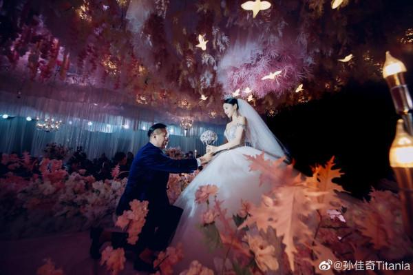曾因翻白眼出圈的她，28歲就結婚了，還是《錦心似玉》的羅二孃