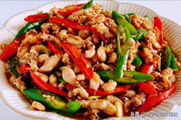 簡單烹飪就能吃的美食：蒜蓉辣椒拌魚片，醬爆烏魚仔，蔥香口蘑