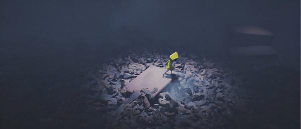 很怪誕，但又說不上來？《小小夢魘》背後所隱藏的殘酷真相