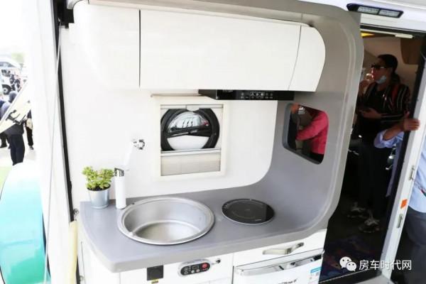 中道「峻道系列」陽臺款房車丨可移動的“露臺”＋內外兩用廚房