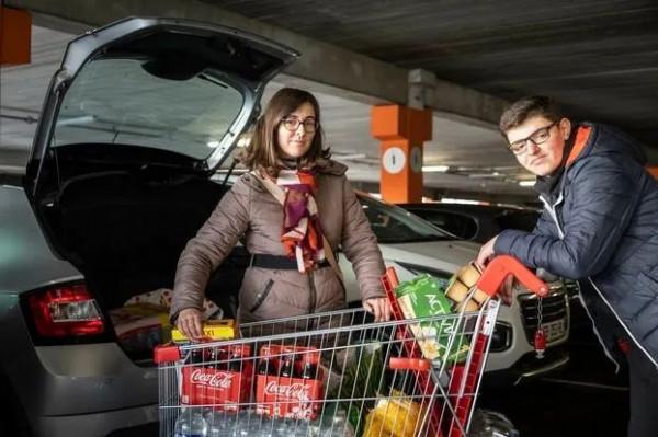 在法國當個窮人會有多難，這些人的經歷超乎你的想象