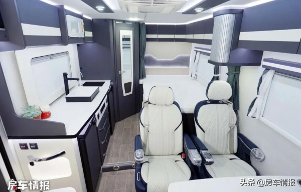 新款獵鷹房車，坐著比保姆車舒服，帶10度電+220L水箱適合老兩口