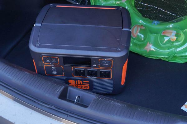 體驗電霸級別的產品，讓電小二太陽能戶外電源2200告訴什麼叫硬核