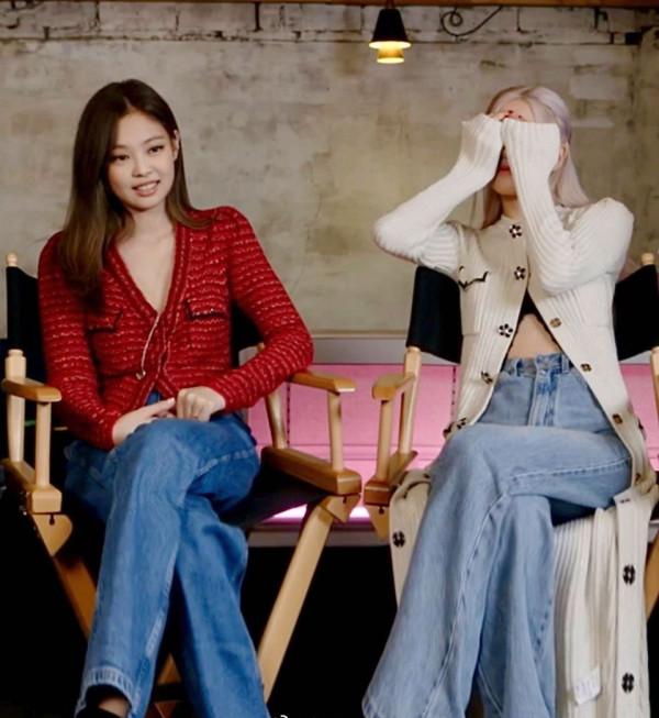 帶貨同系列針織，楊冪短衫配黑絲嫵媚，趙麗穎唐嫣穿皮靴愛甜酷風